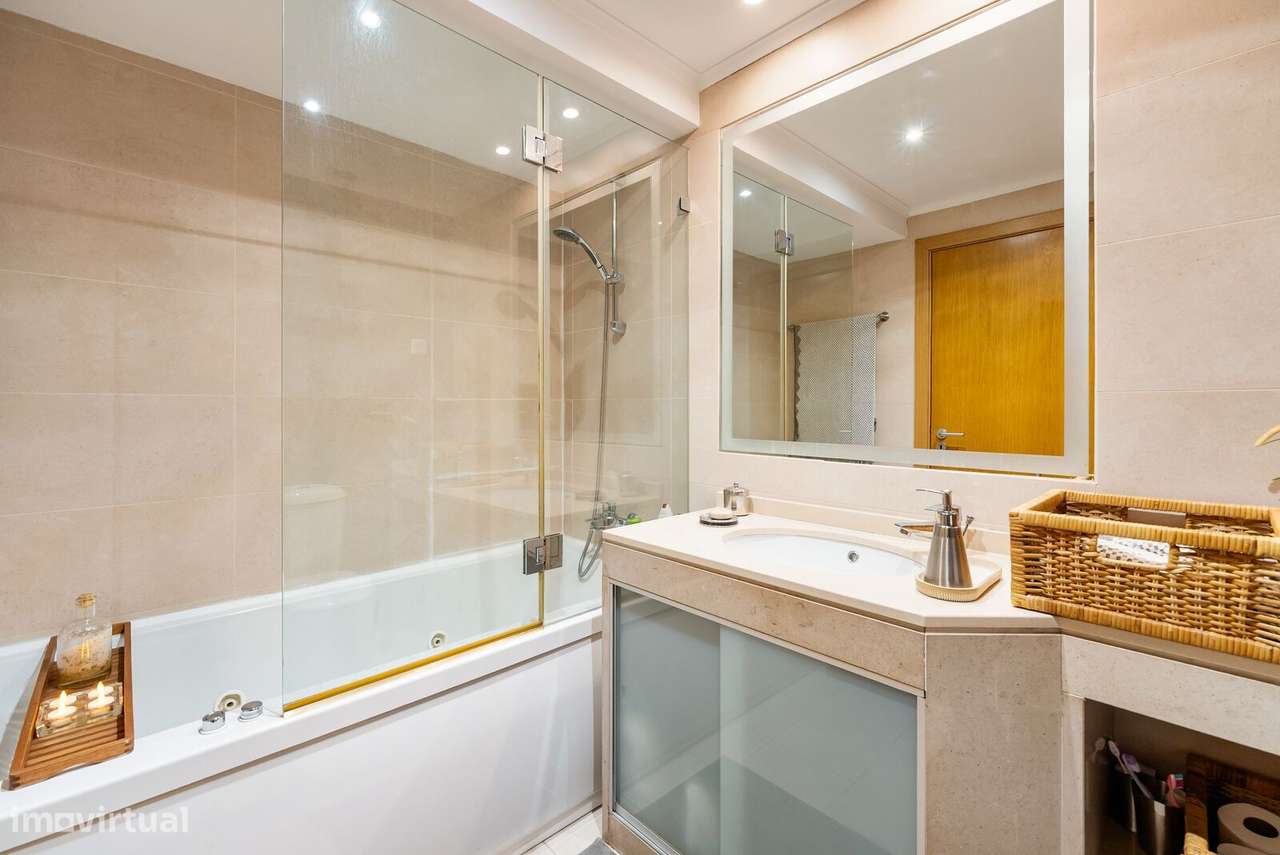 Apartamento T4 com estacionamento, Carnaxide, Oeiras-24