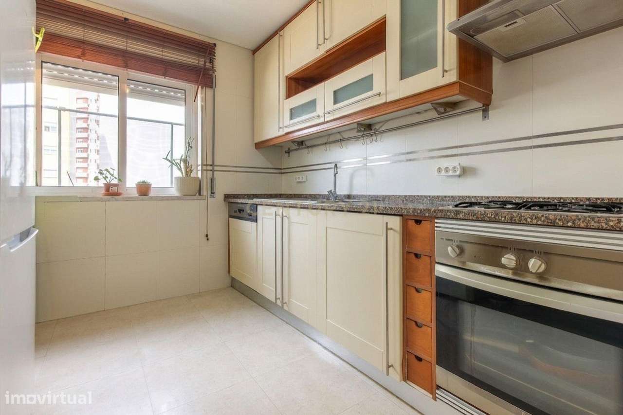 Apartamento T2 em Corroios, Seixal - Oportunidade Única!-5
