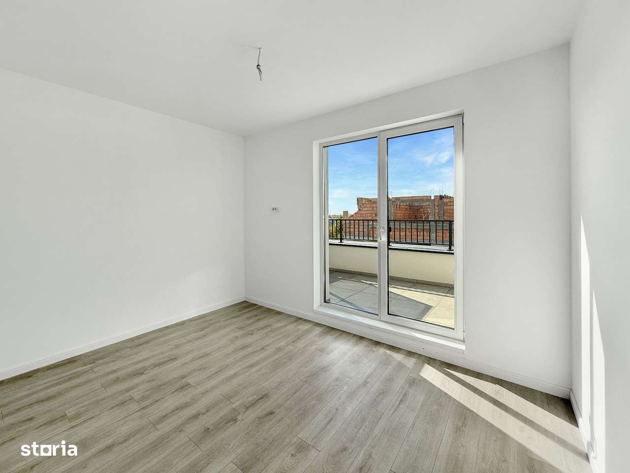 Apartament 3 camere cu terasa de 20 mp, comision 0% - Imagine principală: 4/8