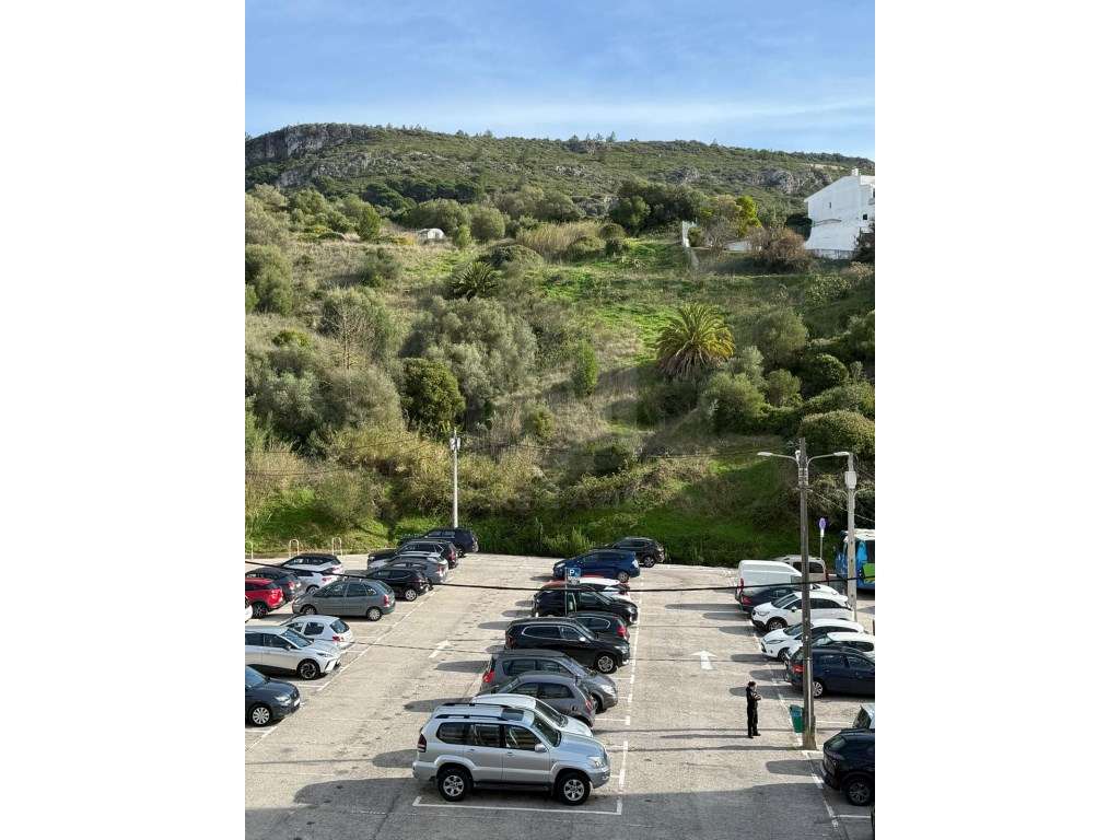 Apartamento T2 no Centro de Sesimbra-16