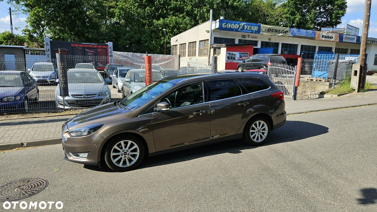 Ford Focus Turnier 1.5 EcoBlue Start-Stopp-System TITANIUM - 2