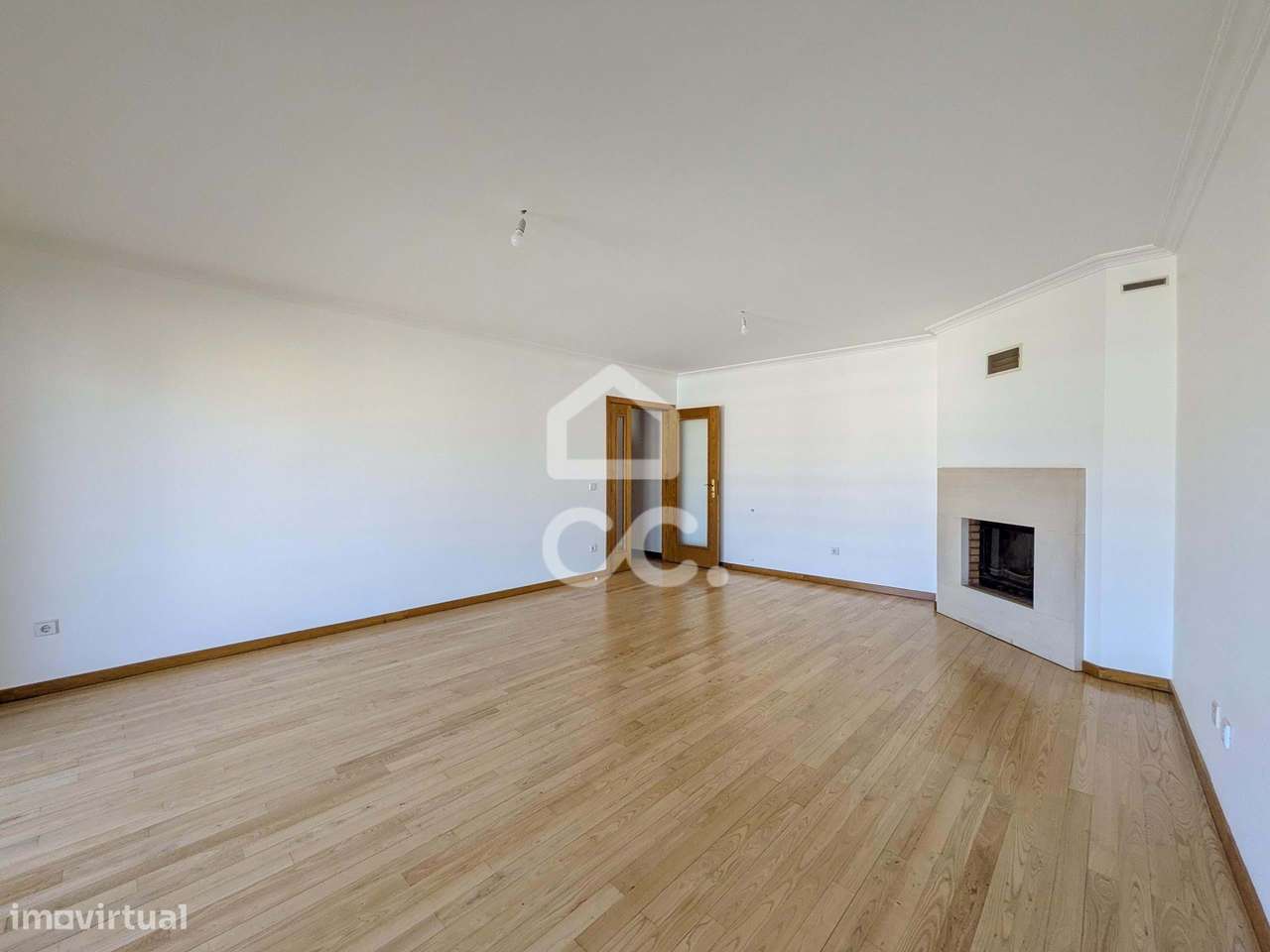 Apartamento T3 , garagem fechada, localização privilegiada perto Chave - Grande imagem: 5/25