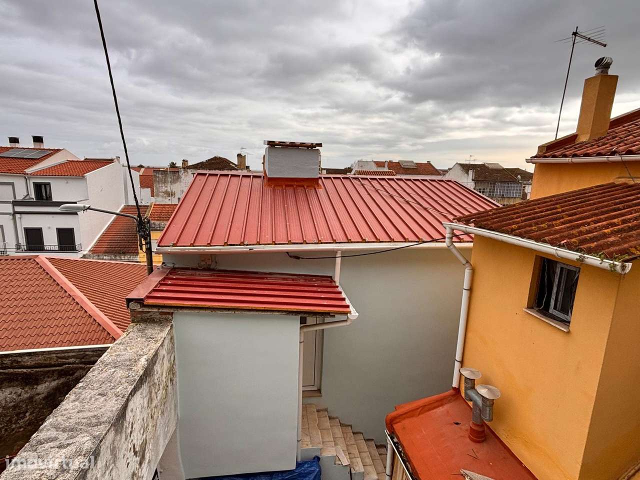 Prédio para Remodelar com Elevada Rentabilidade no Centro de Alhandra - Grande imagem: 3/12