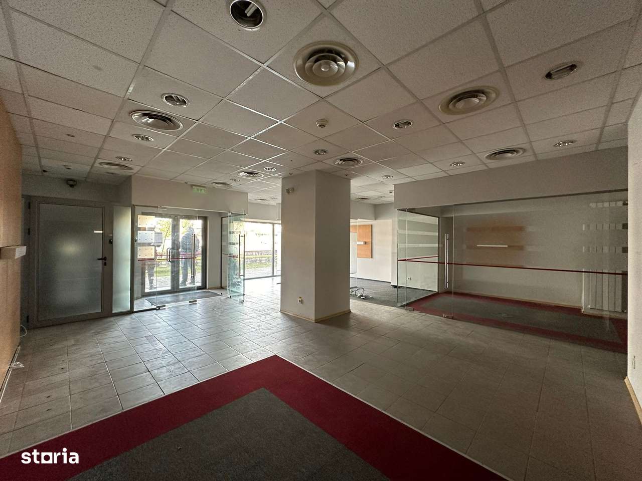 Spatiu de la 60mp la 130mp, zona Siraj, Selgros - bd. Poitiers-1