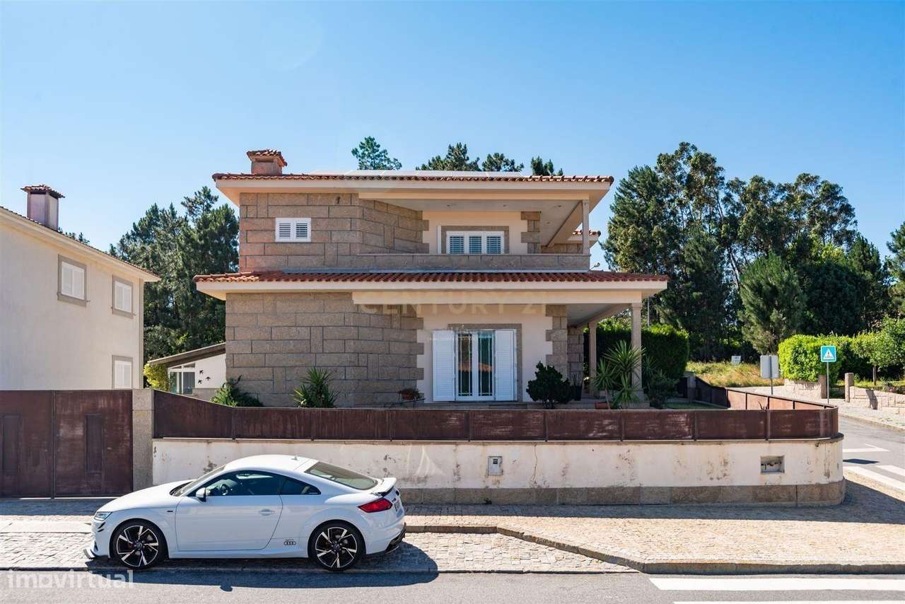 Moradia Isolada V4 com Piscina em Alpendorada – Oportunidade Única - Grande imagem: 3/41