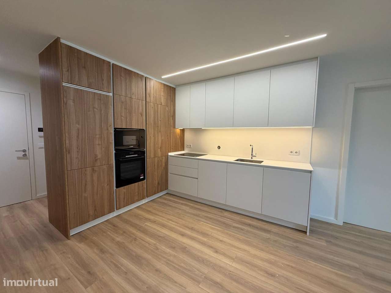 Apartamento T1 Novo c/ Lugar de Garagem em Santa Marinha (VL8)-8