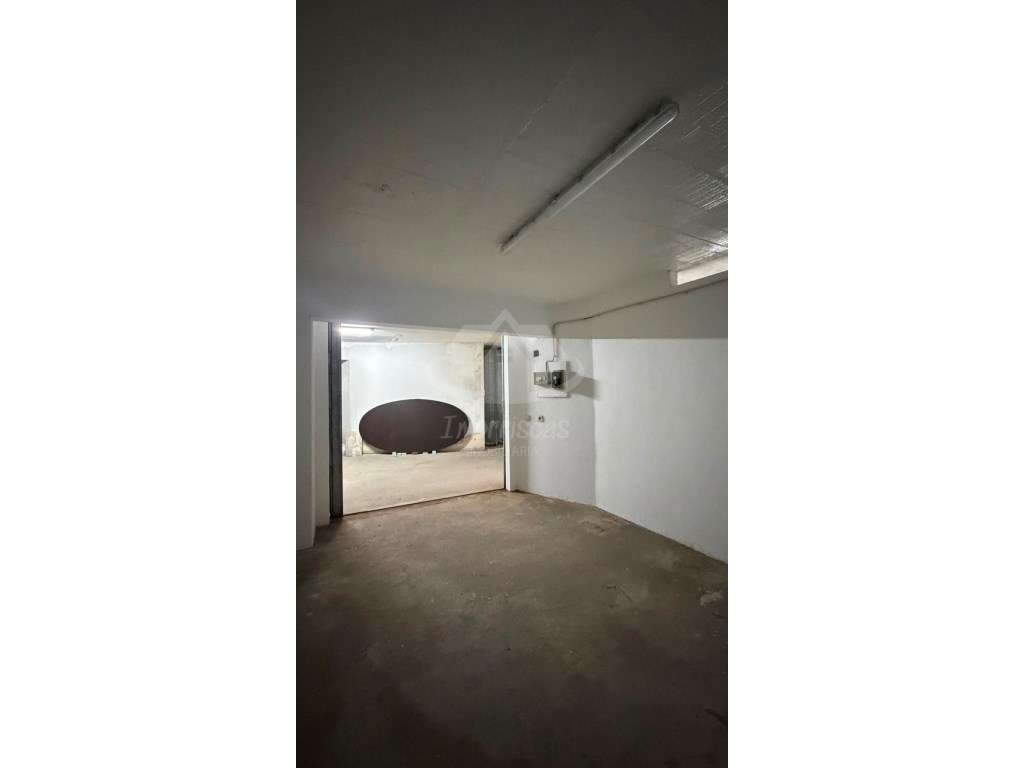 Garagem fechada / Box com 15m2 - Bom Sucesso, Alverca do Ribatejo-6