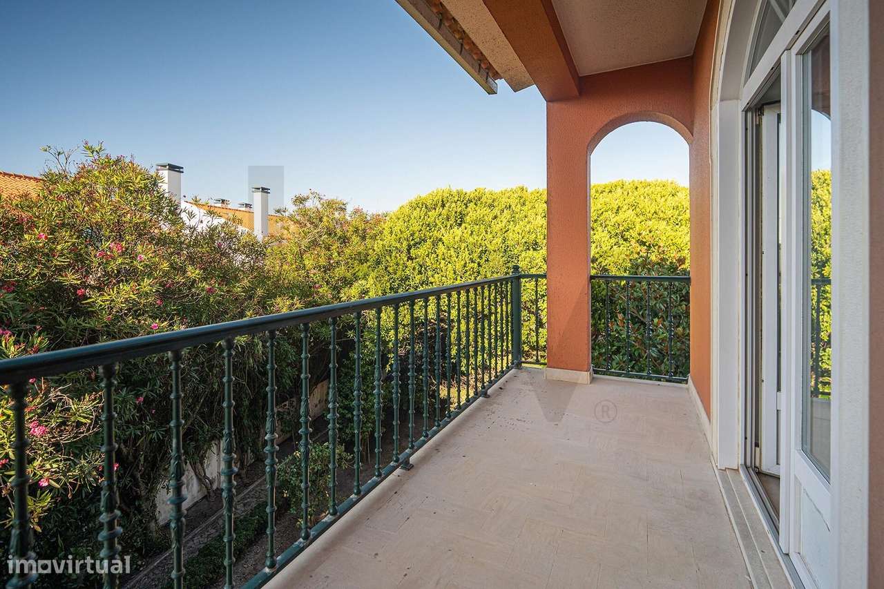 Moradia T5 à venda em Vale de Janelas, Santa Cruz – terreno 2.075 m2 e-16