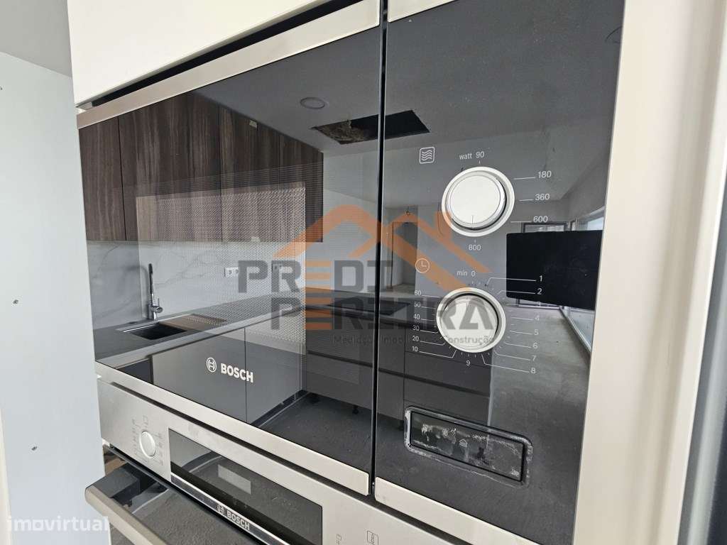 Situado em Caneças, T1 exclusivo , com 4 parqueamentos em condomíni... - Grande imagem: 5/24