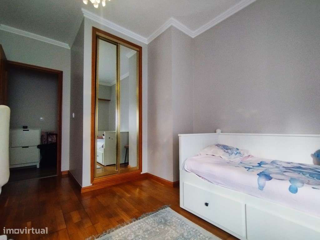 Apartamento T3 Renovado em São Marcos, Sintra-13