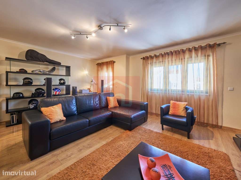 Apartamento duplex T2 com terraço com vista desafogada no centro do...-11