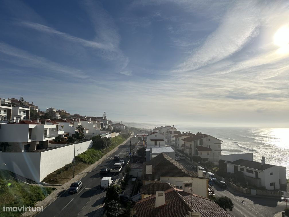 Apartamento T1 renovado, com vista de mar, no centro da Ericeira