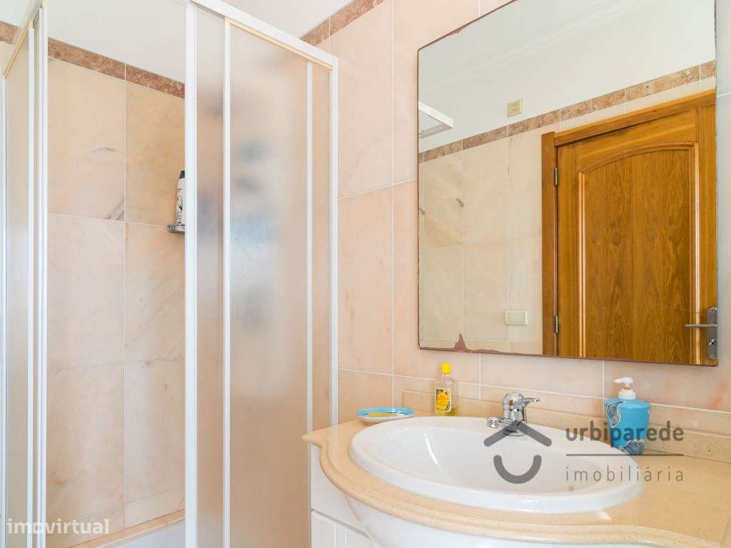 Moradia V4 em condomínio fechado no centro da Ericeira, com garagem.-36