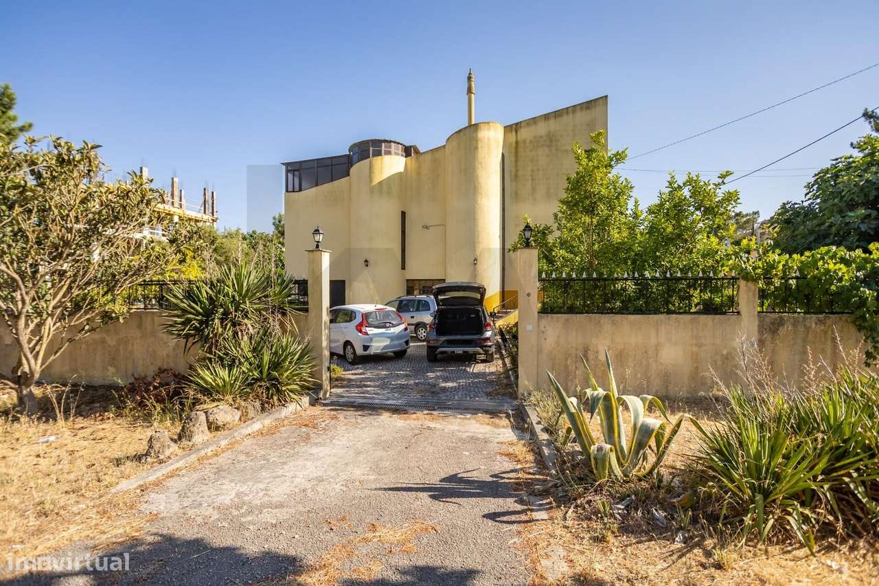 Fantástica Moradia T4 (10 Divisões) com Terreno de 869 m2 – Imenso Pot-51