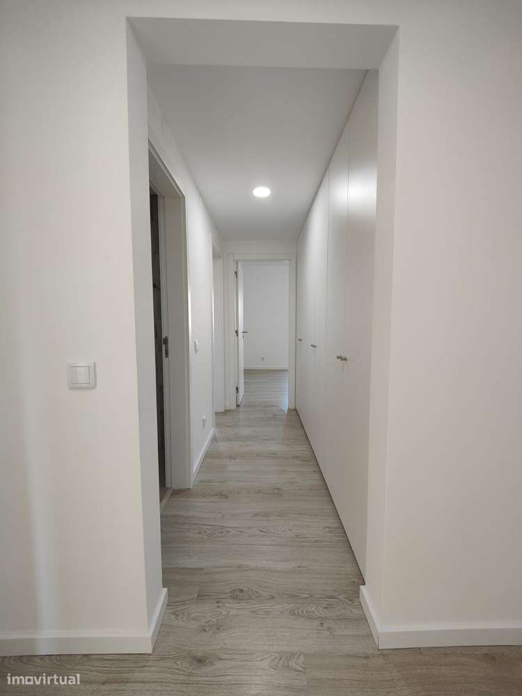 CASA ABERTA Apartamento T1, renovado, disponível de imediato - Grande imagem: 3/9