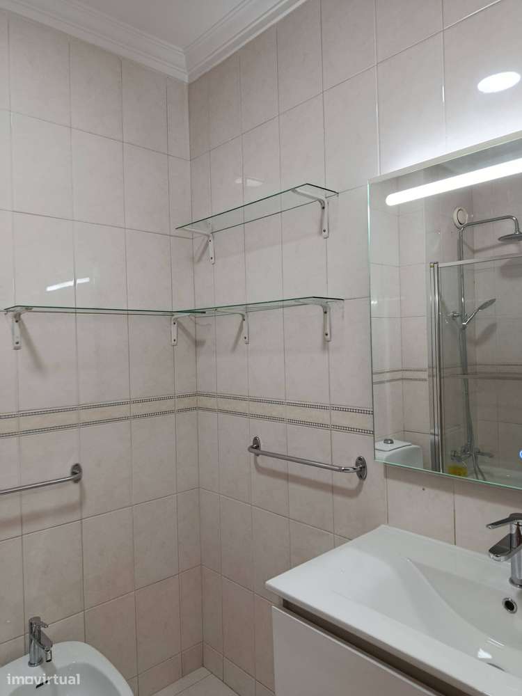 Apartamento T1, com lugar de garagem, Canidelo - Grande imagem: 4/17