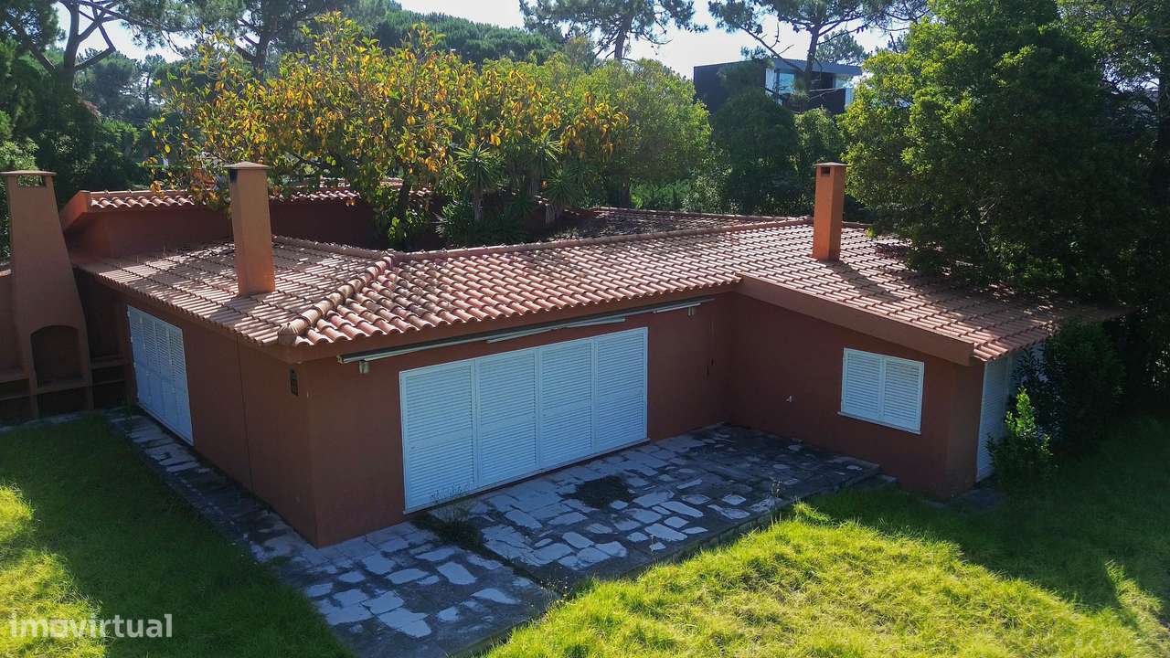 MORADIA EM LOTE DE TERRENO DE 1.940m² COM PROJECTO APROVADO-11