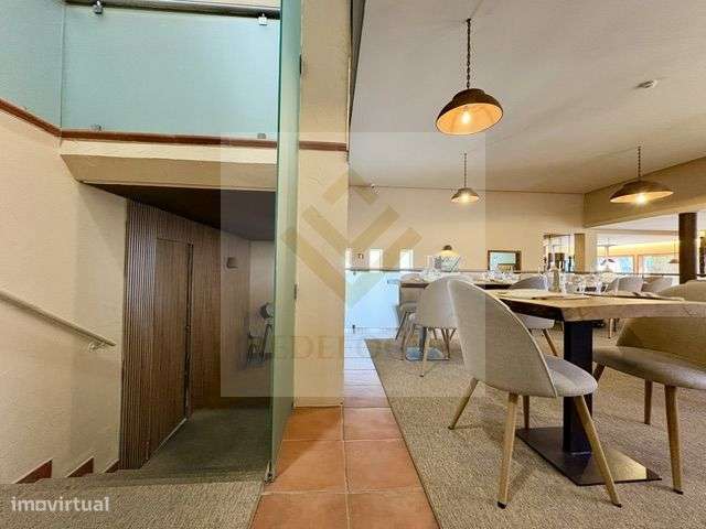 Trespasse / Arrendamento de Restaurante Moderno com Forno a Lenha em S-12