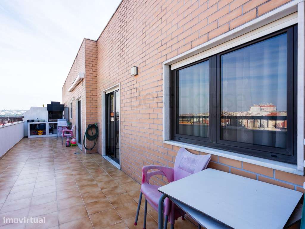 T3 Queluz com Terraço , garagem e suite.-20