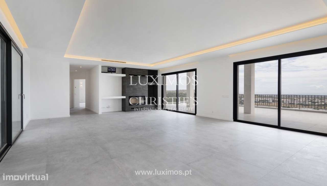 Moradia V4 com piscina, para venda em S.Clemente, Loulé, Algarve - Grande imagem: 3/23