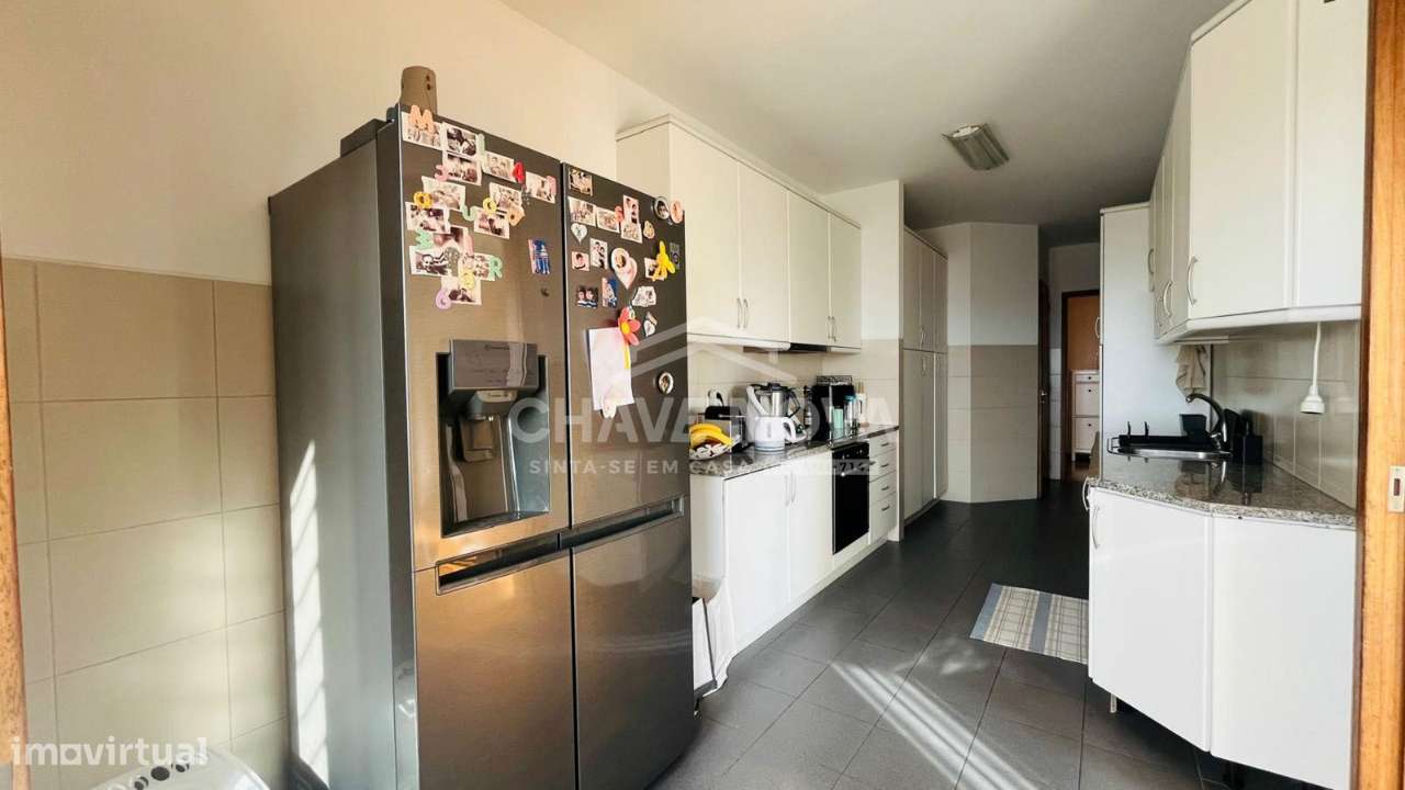 Apartamento T3 com Vista Mar na Madalena – Áreas Amplas - Grande imagem: 4/23