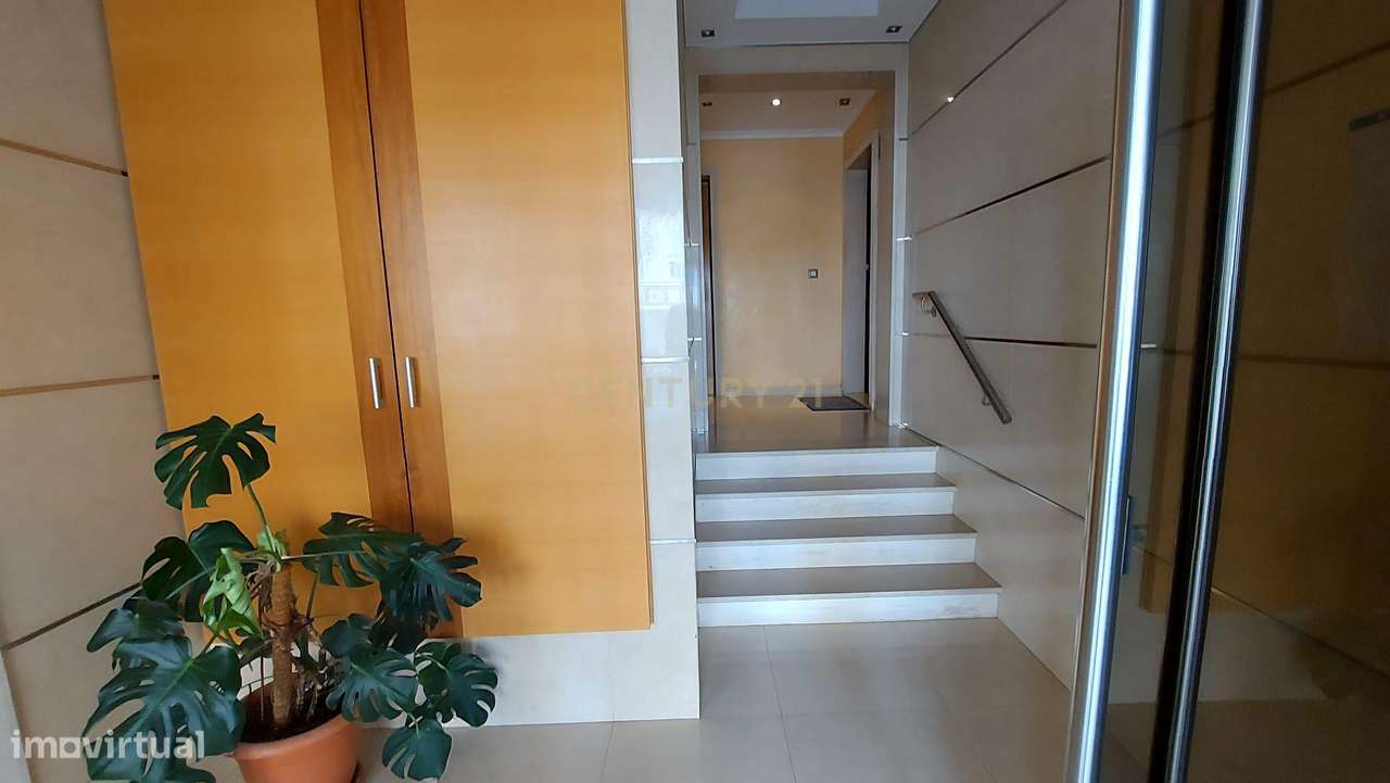 T5 Duplex em Alcochete | Vista Rio | Terraço Panorâmico-33