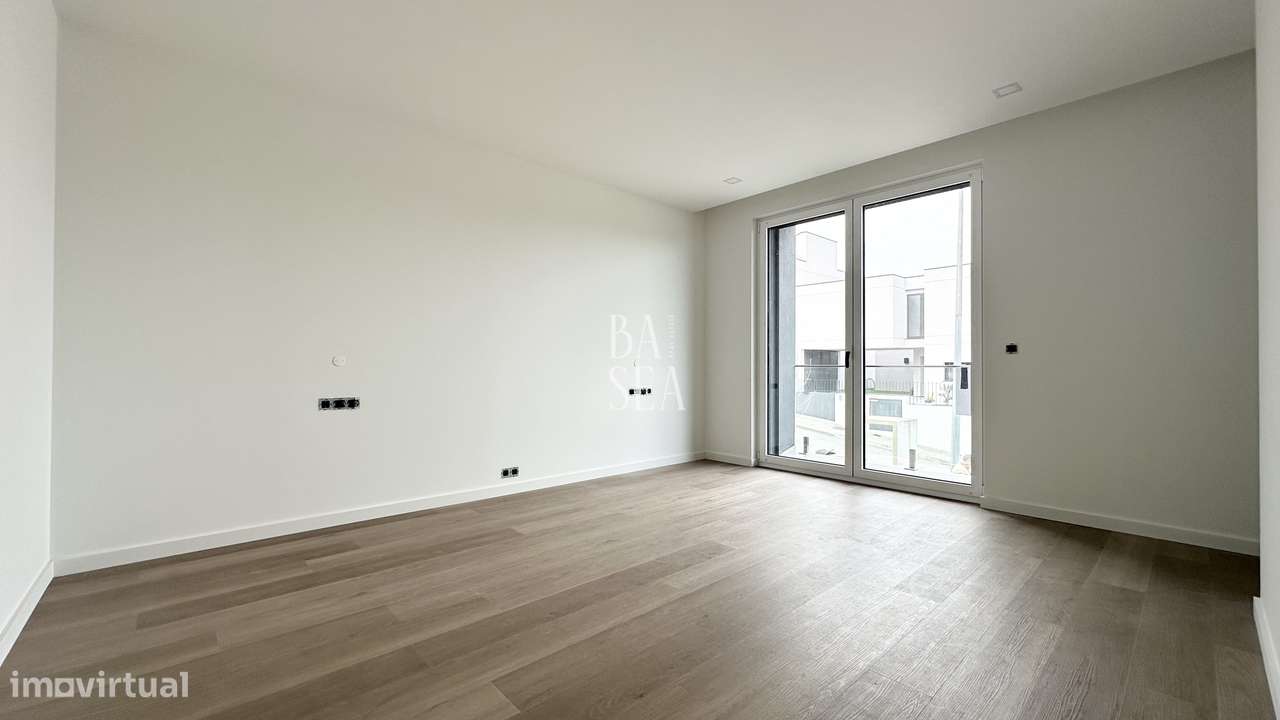 Moradia nova  de gaveto com 3 suítes em Lanhoso Póvoa de Lanhoso-12