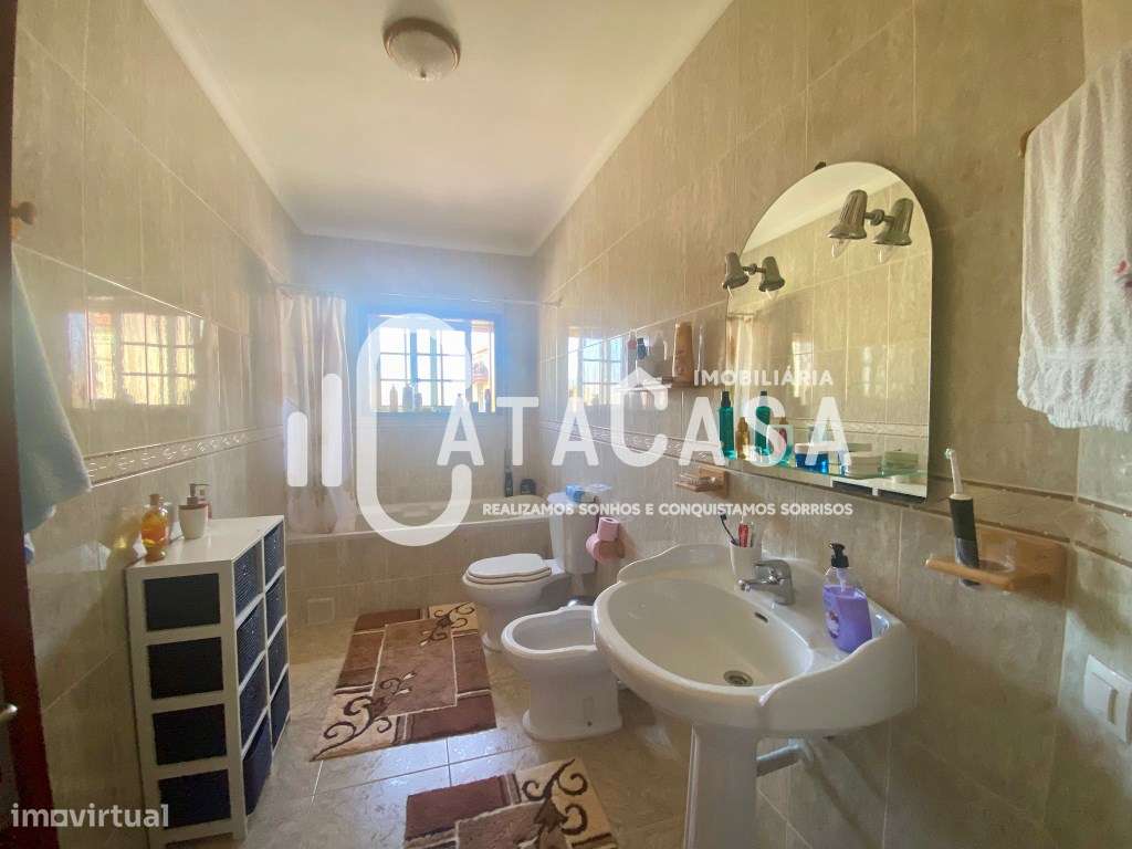 Moradia Geminada T4 para venda na freguesia de Aguada de Cima-11