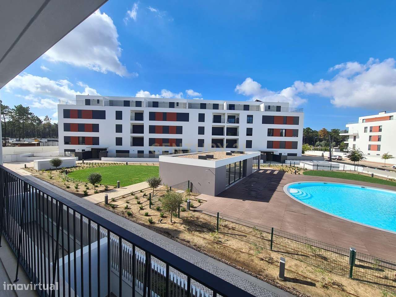 T2 como novo, , condomínio com piscina de 2023, 2 generosas varandas, - Grande imagem: 5/21