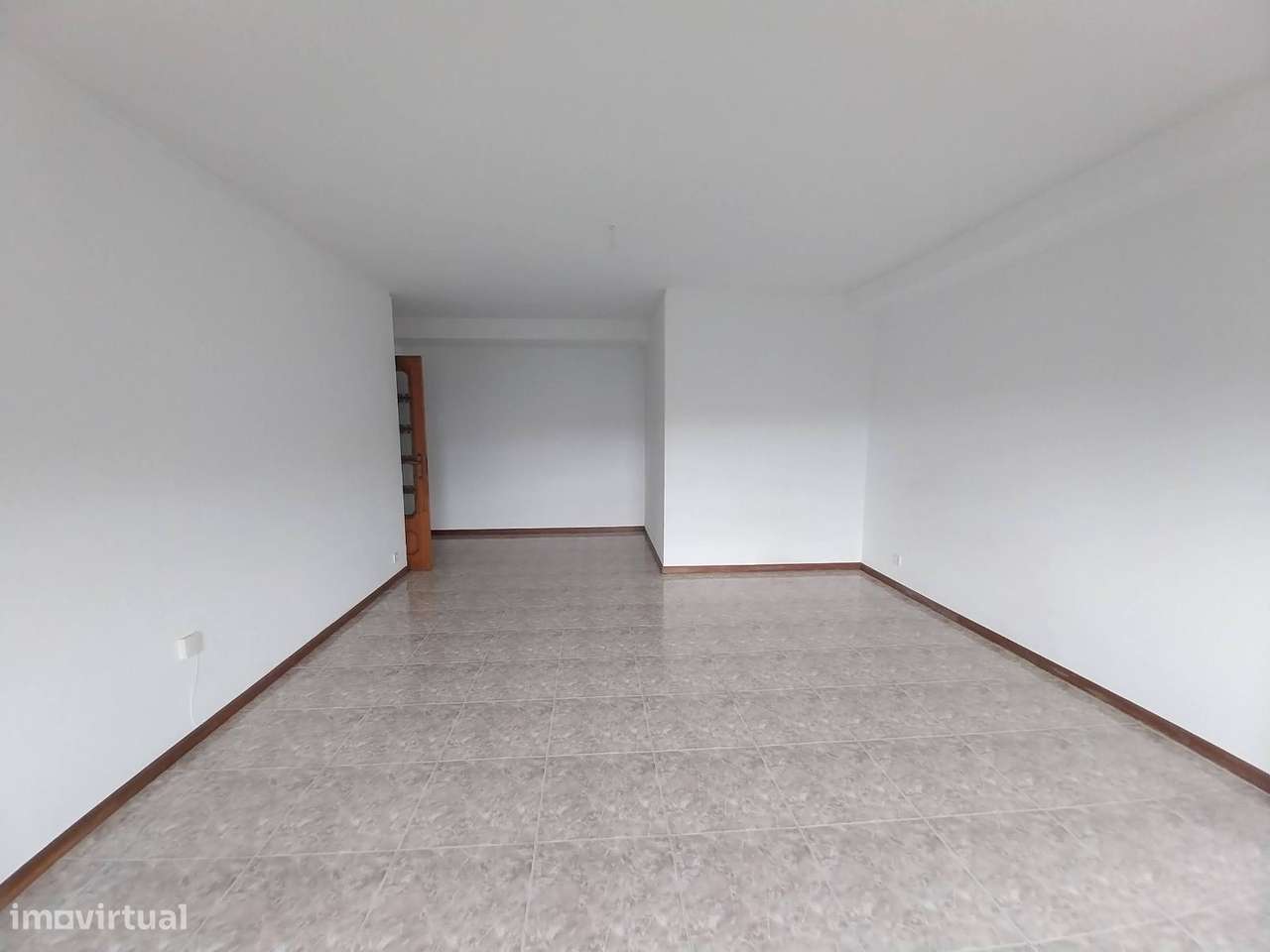 Apartamento T2 situado em Vilar do Paraíso - Grande imagem: 5/17