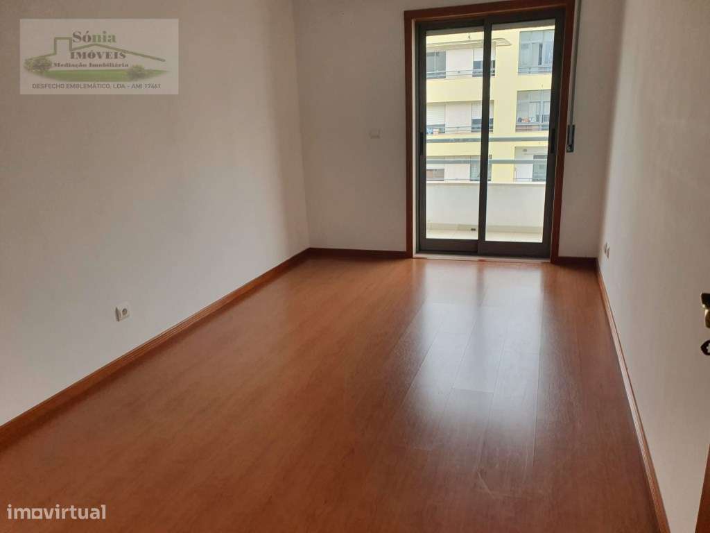 APARTAMENTO T3 COM PARQUEAMENTO PARA VENDA NO MONTIJO!-6