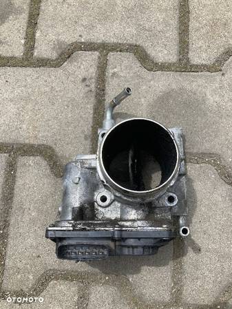 Przepustnica powietrza MAZDA CX5 2,0  SH01 136B0/ MAZDA 6 2,0 RF7J136B0D - 2