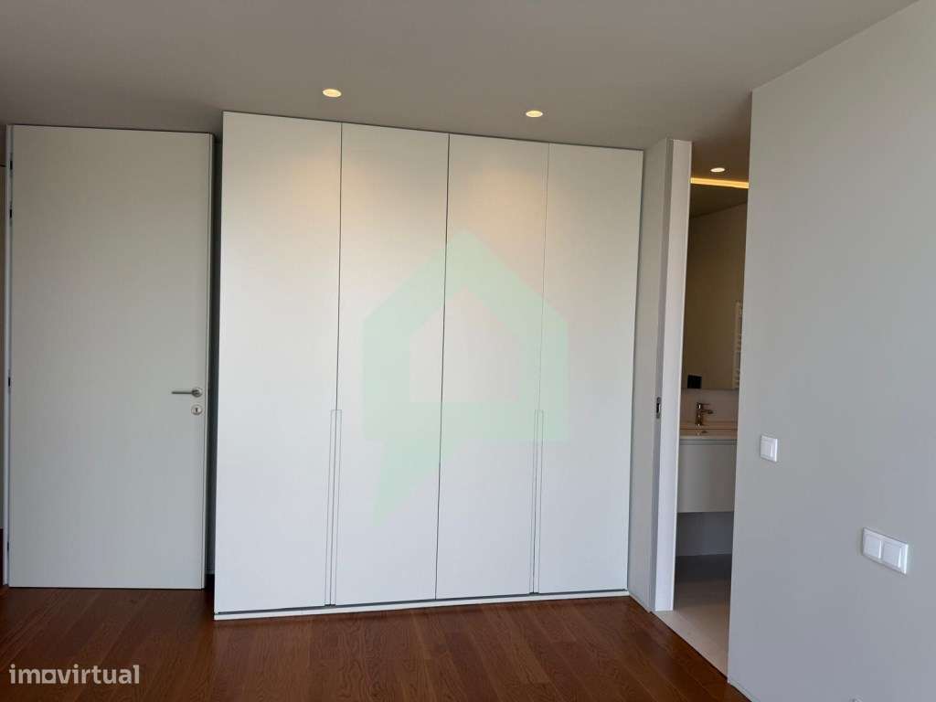 Apartamento T4 com vistas únicas em Barcelinhos, Barcelos.-17