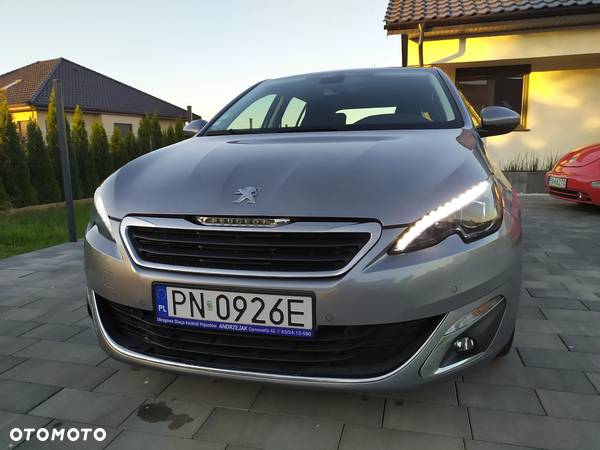 Peugeot 308 - 8