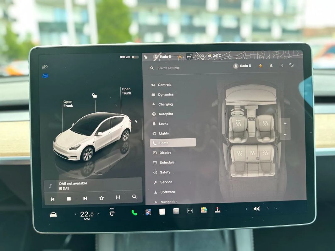 Tesla Model Y Long Range Dual Motor AWD - 17