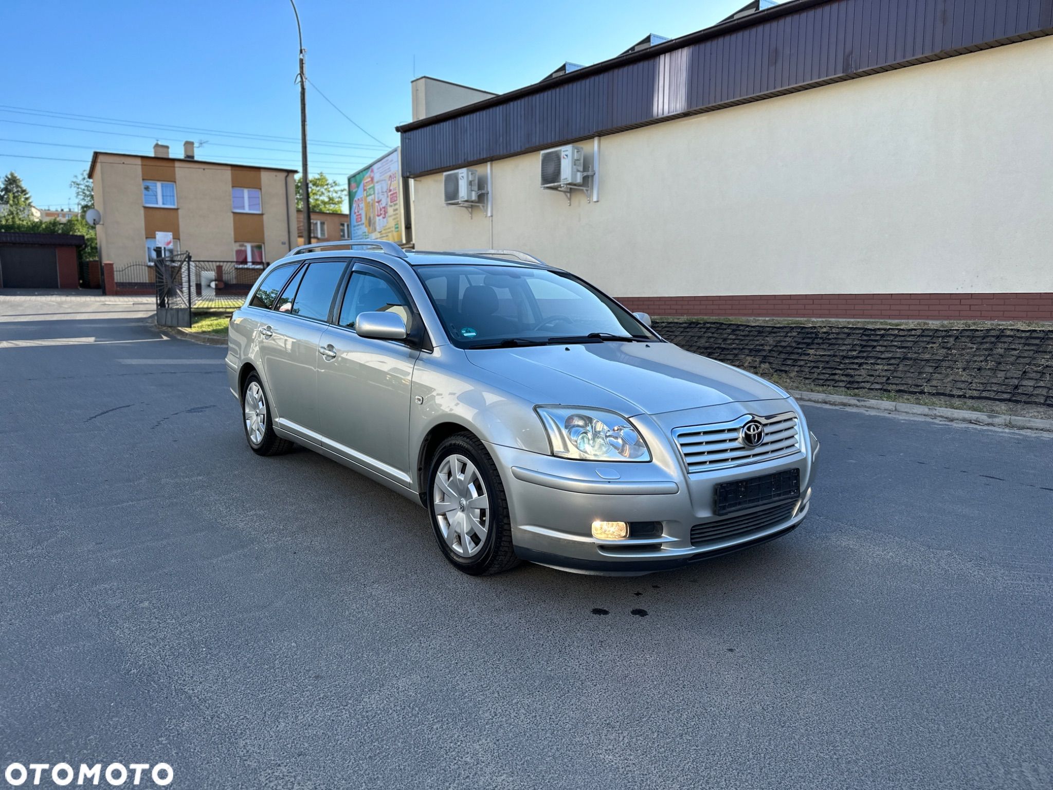 Toyota Avensis - 1