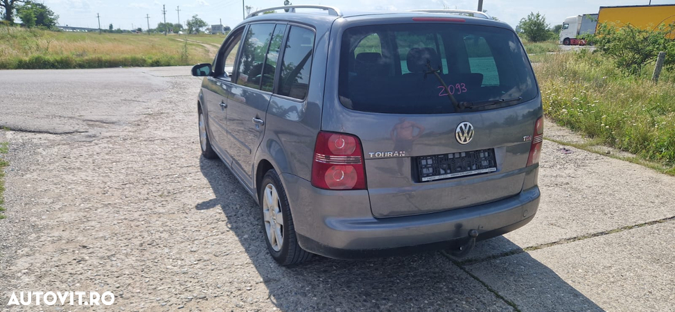 Dezmembrez VW Touran 2.0 tdi 2004 - 4