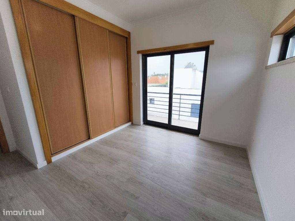 Moradia para venda, T5 Moderna no Feijó com 296 m² e Garagem de 100...-11
