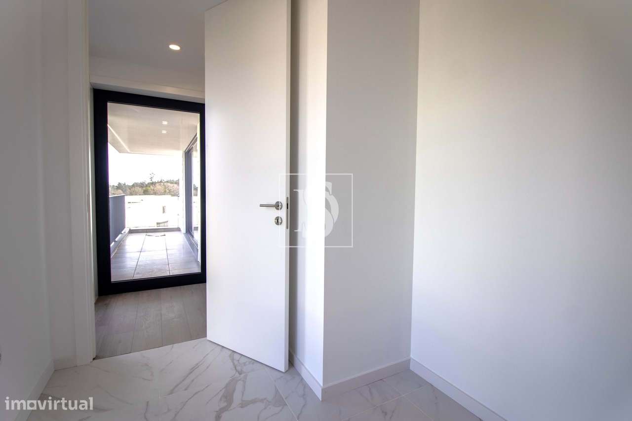 T2 NOVO, Cozinha Equipada e Garagem Fechada p/ 2 Carros, c/ 139 m² - Grande imagem: 5/20