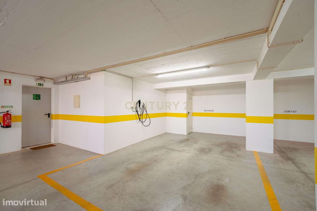 Apartamento T2 Duplex com terraço em condomínio privado-58