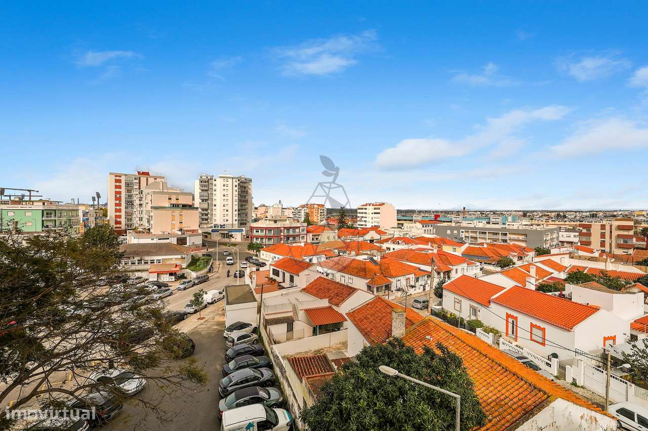 T3 central totalmente remodelado, com 2 casas de banho em Portimão-31