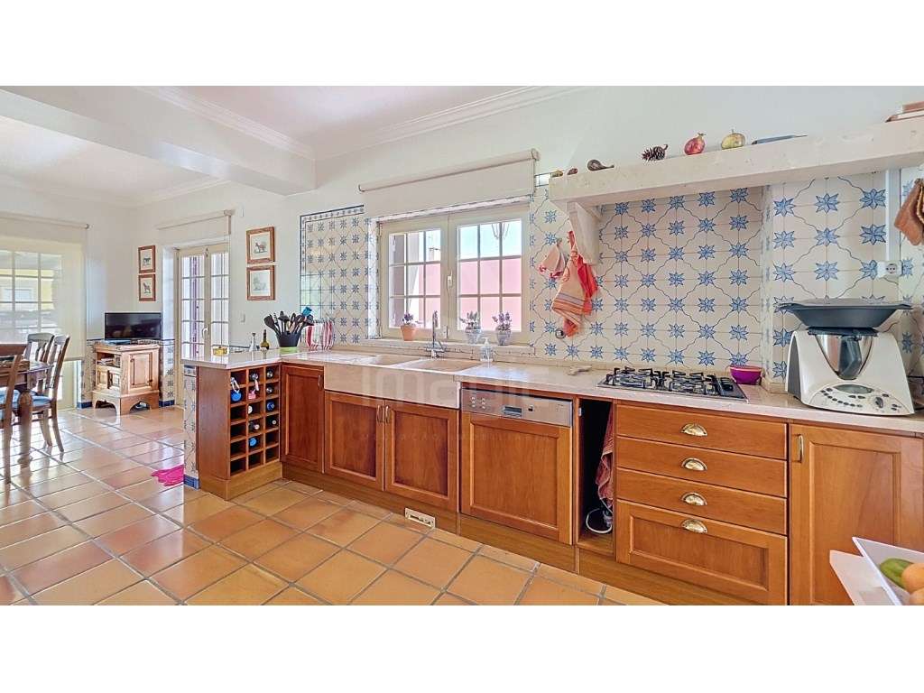 Moradia T4 isolada, usada, Encarnação - Mafra-9