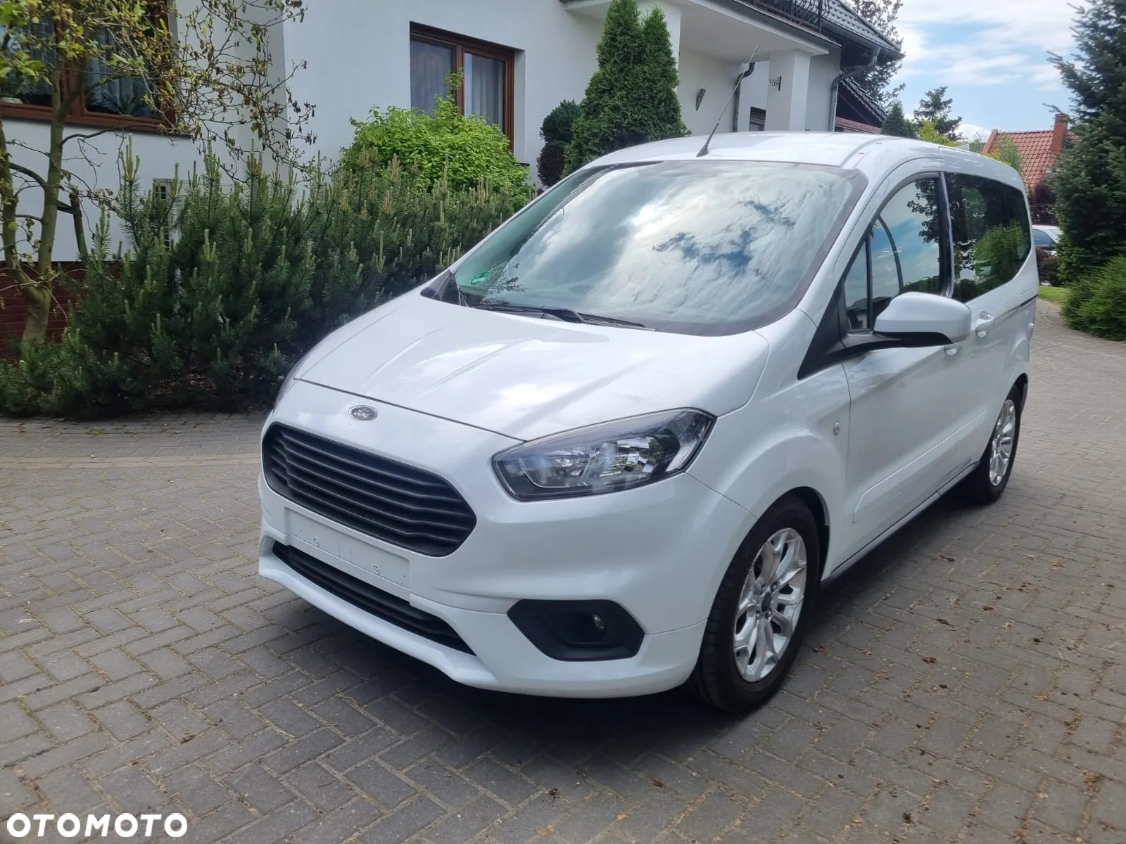 Ford Tourneo Courier 1.5 TDCi S&S Trend - 3