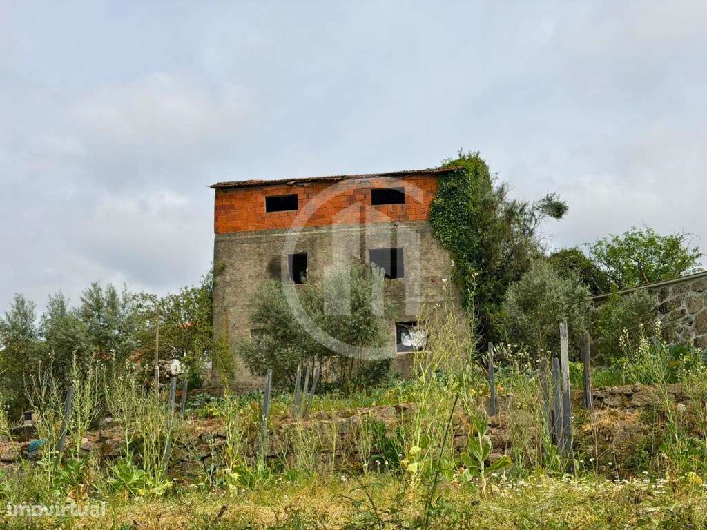 Terreno com construção - Vale da Loba, Beijós-0