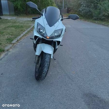 Honda CBR - 3