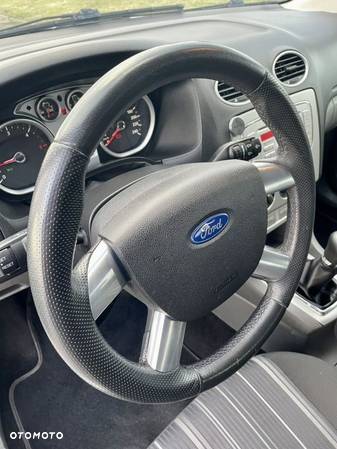 Ford Focus 1.6 TDCi Ambiente - 8