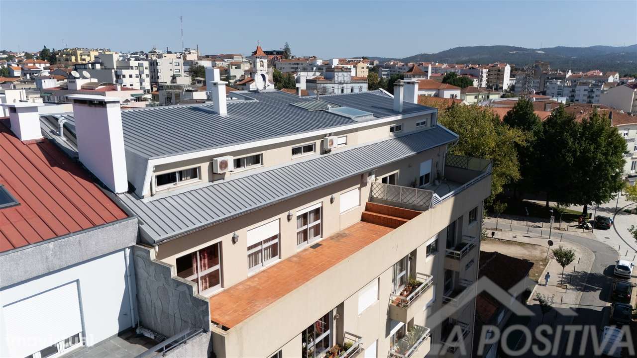 Apartamento T6 Venda em São João da Madeira,São João da Madeira-19