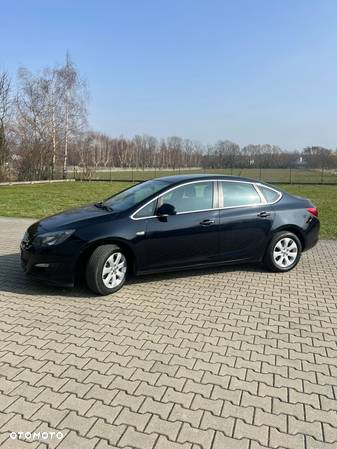 Opel Astra IV 1.4 T Active - 2