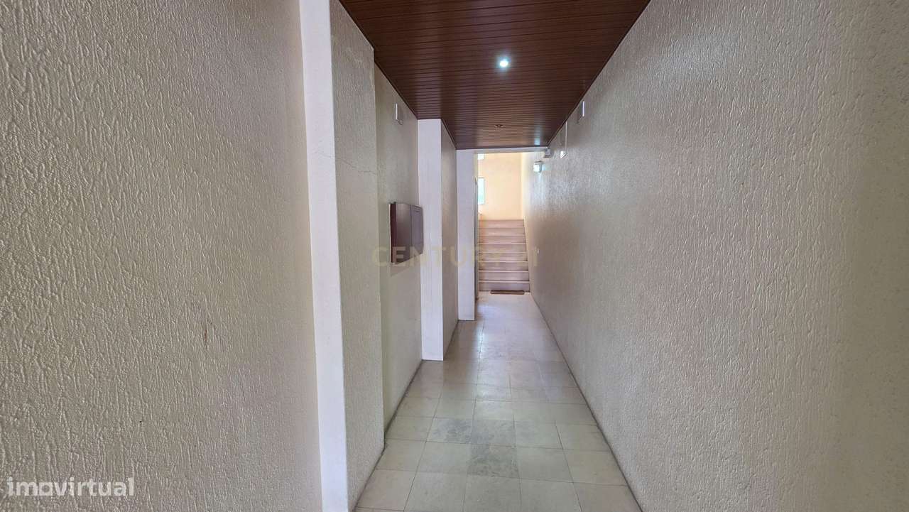 Apartamento Duplex T5 no centro de Palmela-40