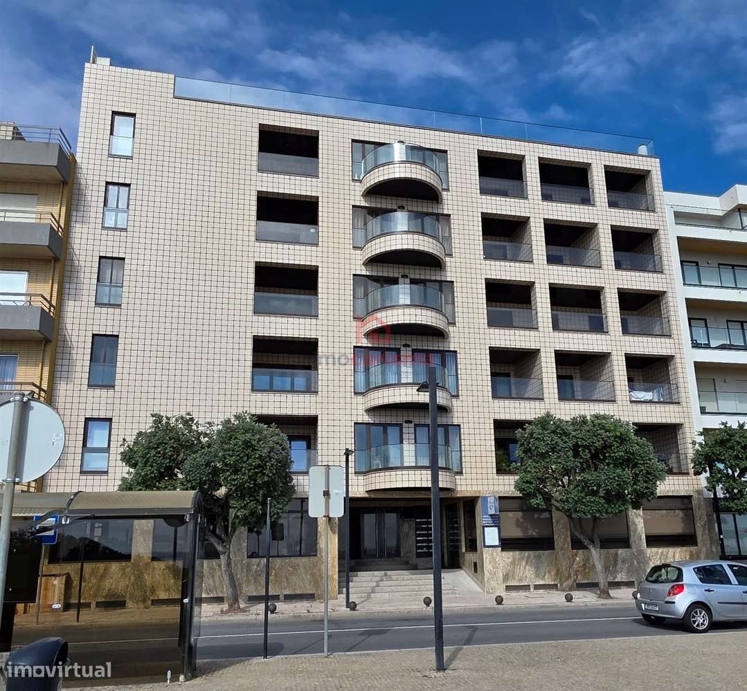 Apartamento T3+1 Duplex na 1.º Linha em Frente à Praia em Aver-o-Mar-24